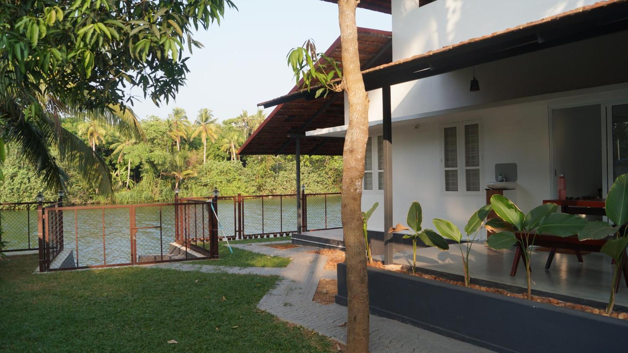 Blue Lake Villa 콜람 외부 사진